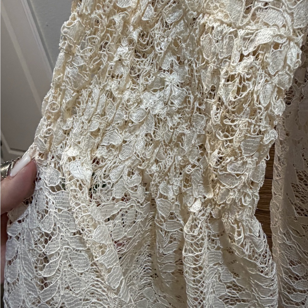 Michael Kors Ethereal Elegant Lace Bell Sleeve Top Size Small Fairy Coquette - Picture 3 of 5